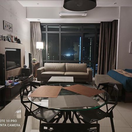 Kumkum Homestay Studio Nusajaya  Buitenkant foto